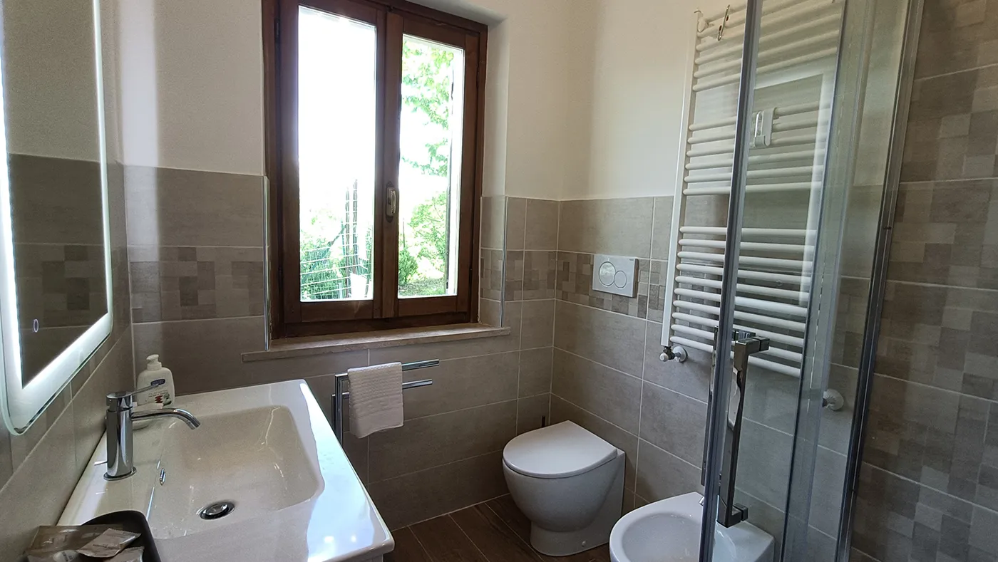 B&B Il Fiordaliso - bagno con doccia 1