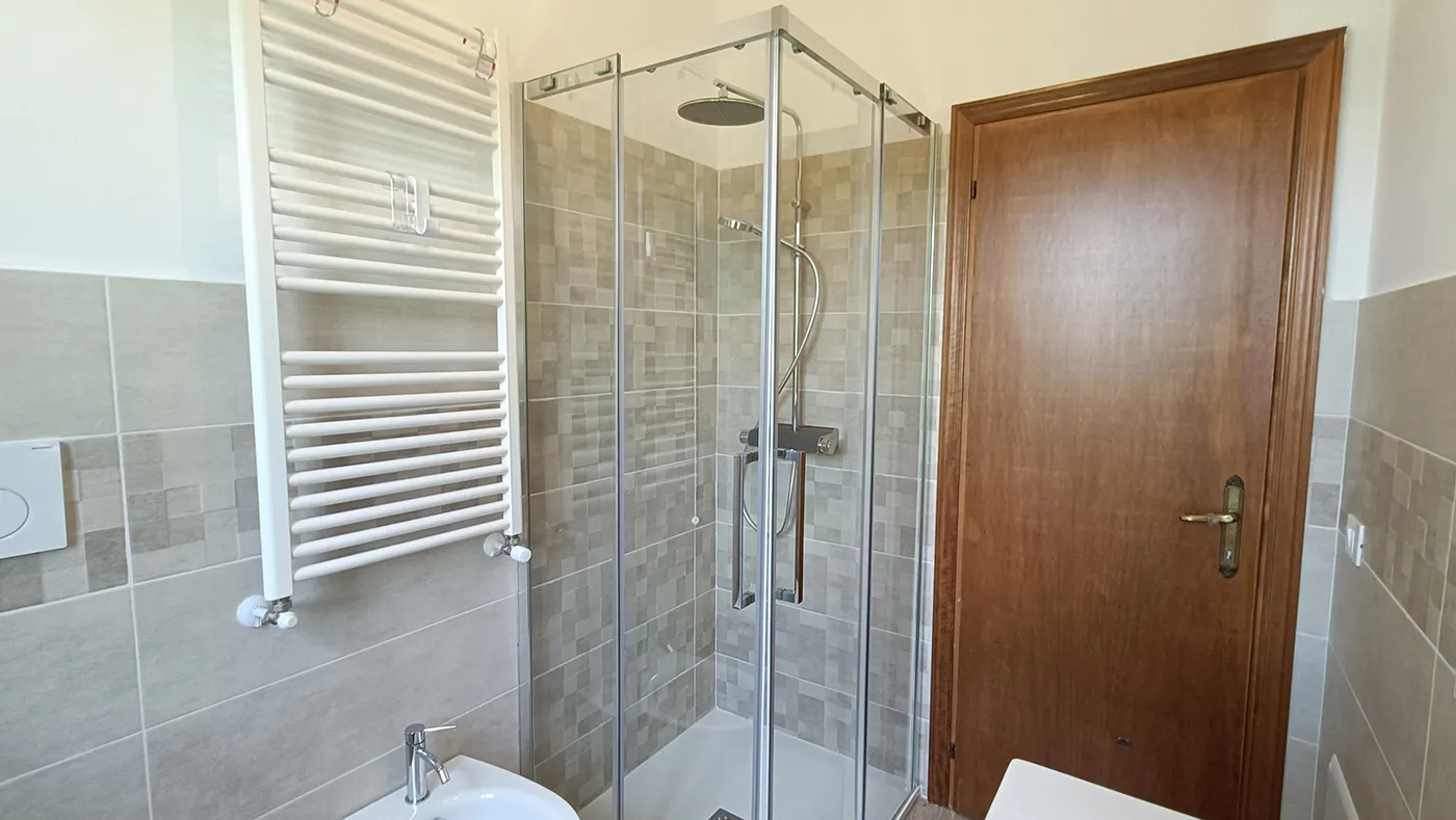 B&B Il Fiordaliso - bagno con doccia 2